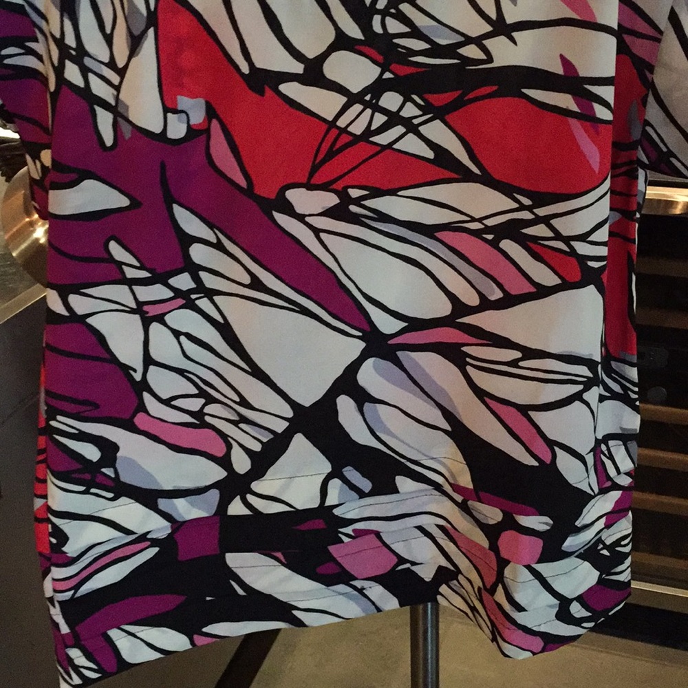 Geometric Pattern Blouse - Picture 4 of 5